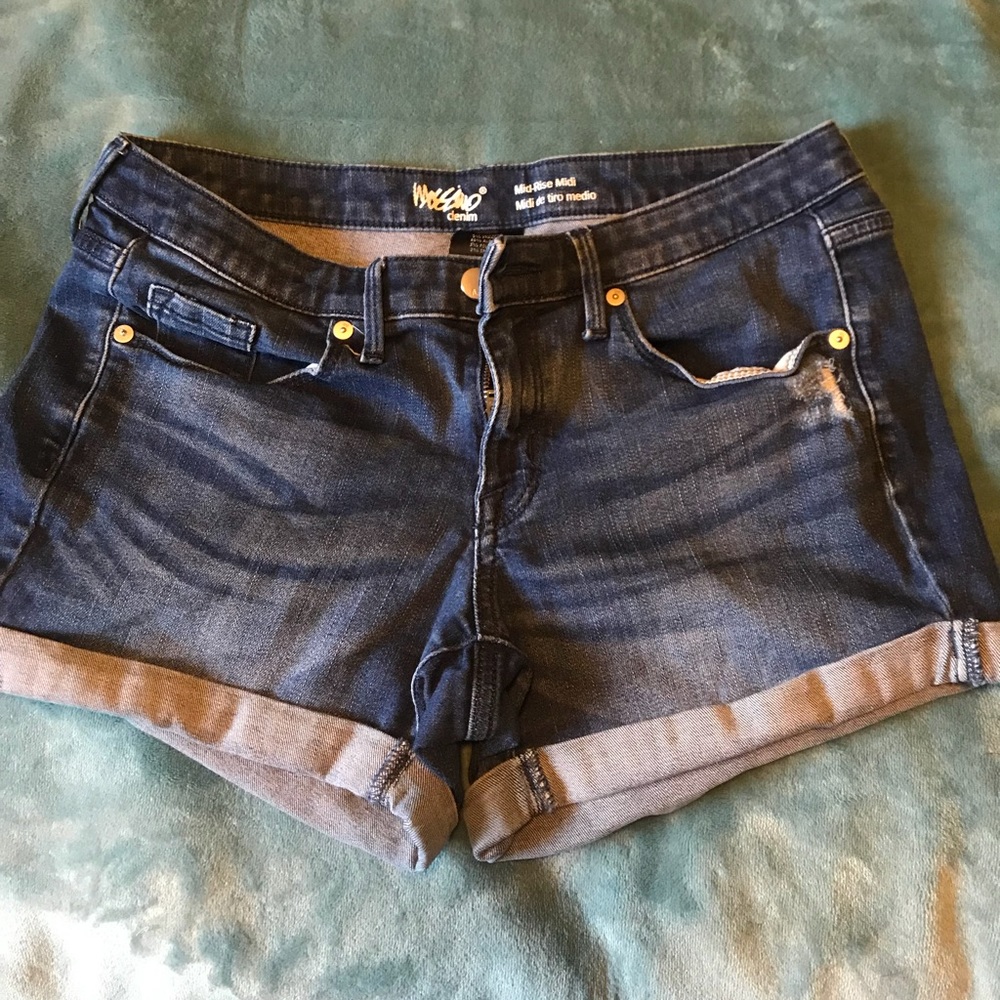 Mid rise midi shorts